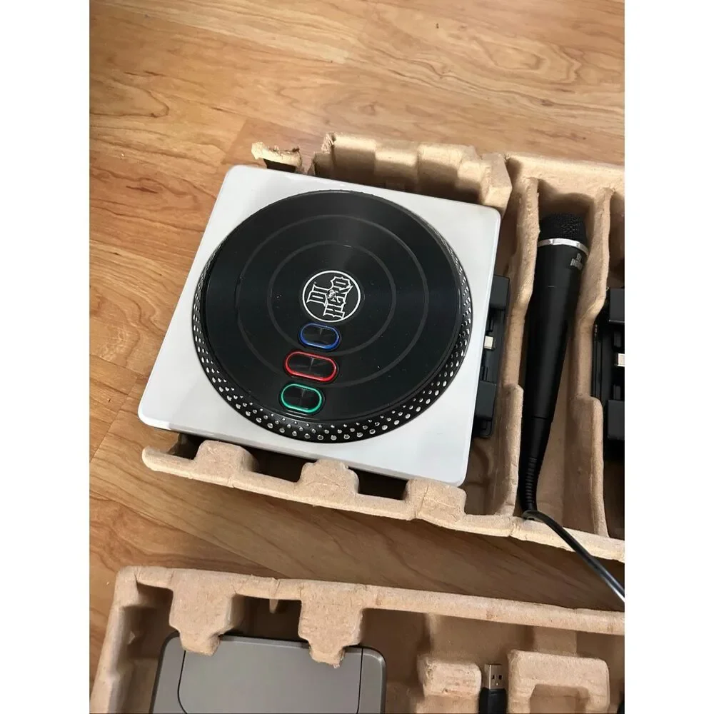 DJ Hero 2 Party Bundle PS3 Dongles Insert Game  Microphone doesn’t work